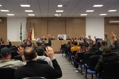 Trabalhadores têxteis aprovam reajuste de 5% e renovação das cláusulas da Convenção Coletiva de Trabalho
